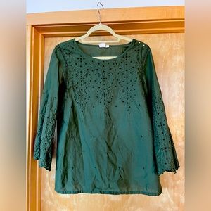 Gap Eyelet top - Small Tall